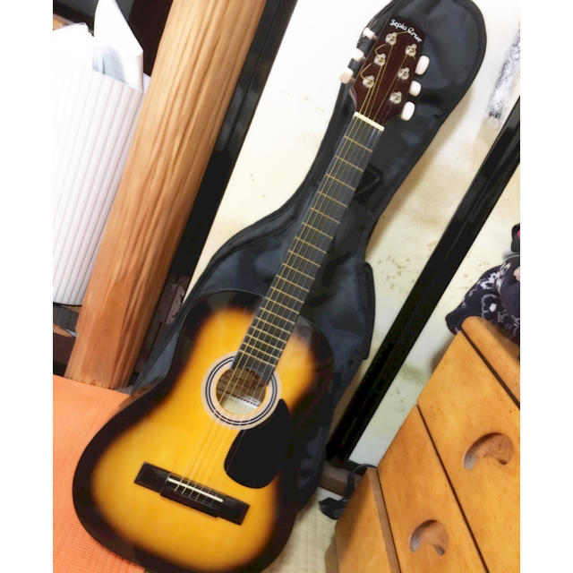 あいあい様専用！取り置き中今月値下げ！7000→6700ミニギター75センチ  楽器のギター(アコースティックギター)の商品写真