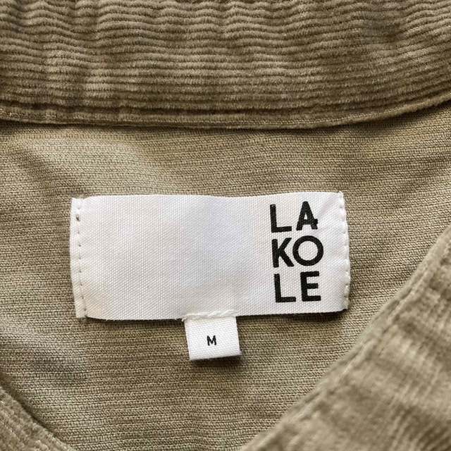 LAKOLE(ラコレ)のLAKOLE ラコレ　シャツワンピース　ビッグシルエット　カーキ　ベージュ レディースのトップス(シャツ/ブラウス(半袖/袖なし))の商品写真