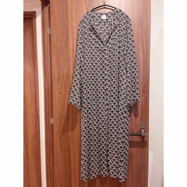 6 (ROKU)(ロク)の6 ROKU SQUARE PRINT DRESS ワンピース ロク 柄ワンピ レディースのワンピース(ロングワンピース/マキシワンピース)の商品写真