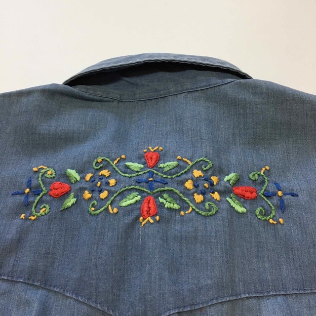 Levi's(リーバイス)の10. 【リーバイス】 ウエスタンシャツ 刺繍 70年代 アメリカ製 一点物！ メンズのトップス(シャツ)の商品写真