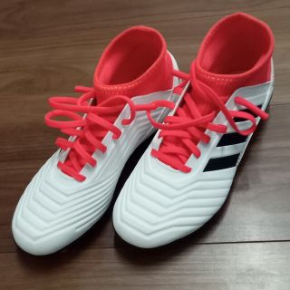 アディダス(adidas)のアディダス　サッカー　スパイク　22.5　美品(シューズ)