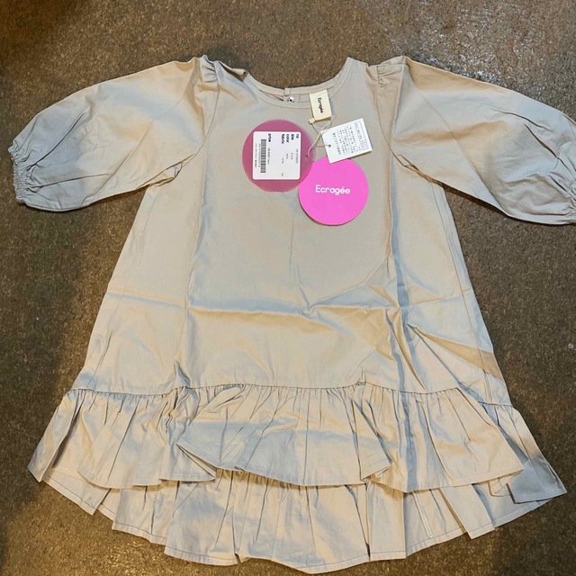 ZARA KIDS(ザラキッズ)のEcragee ベビー服　アシンメトリーフリルワンピ キッズ/ベビー/マタニティのキッズ服女の子用(90cm~)(ワンピース)の商品写真