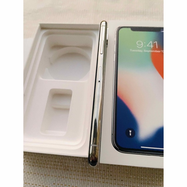 スマホ/家電/カメラ★ 美品★iPhone X 64GB Sシルバーdocomo