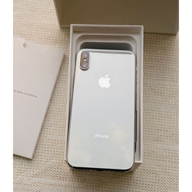 スマホ/家電/カメラ★ 美品★iPhone X 64GB Sシルバーdocomo