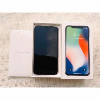 アイフォーン(iPhone)の★ 美品★iPhone X 64GB Sシルバーdocomo(スマートフォン本体)