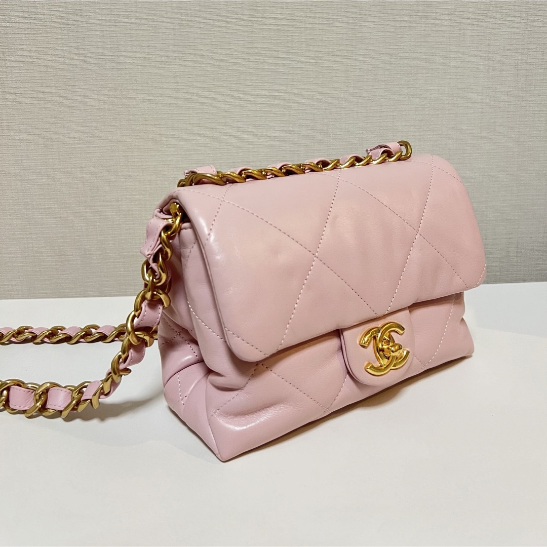 CHANEL(シャネル)の【限定レア品】美品CHANEL スモール フラップ バッグ レディースのバッグ(ショルダーバッグ)の商品写真