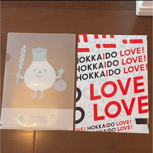 北海道HOKKAIDO LOVE と トゥレッポんのクリアファイル 二枚セット エンタメ/ホビーのアニメグッズ(クリアファイル)の商品写真