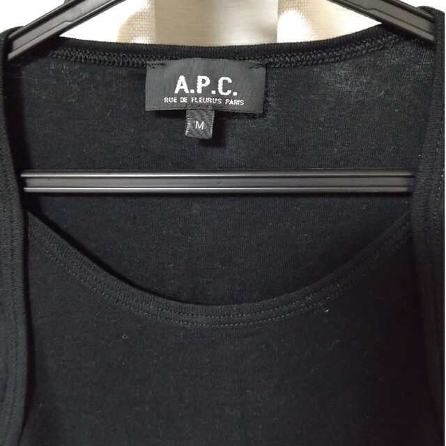 A.P.C(アーペーセー)のA.P.C ノースリーブカットソー 黒 M レディースのトップス(Tシャツ(半袖/袖なし))の商品写真