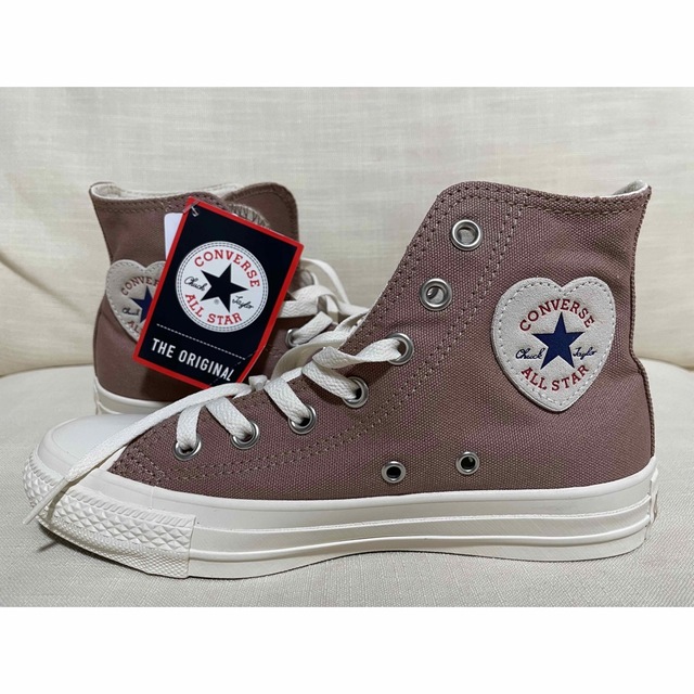 ALL STAR（CONVERSE）(オールスター)の【新品未使用】オールスター　ハートパッチ　ハイカット　スニーカー　23.5センチ レディースの靴/シューズ(スニーカー)の商品写真