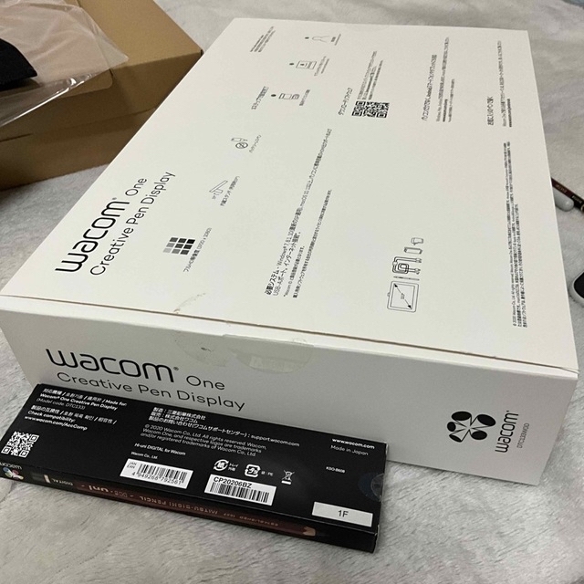 Wacom(ワコム)のWACOM One スターターパック ACK44628D uni スマホ/家電/カメラのPC/タブレット(PC周辺機器)の商品写真