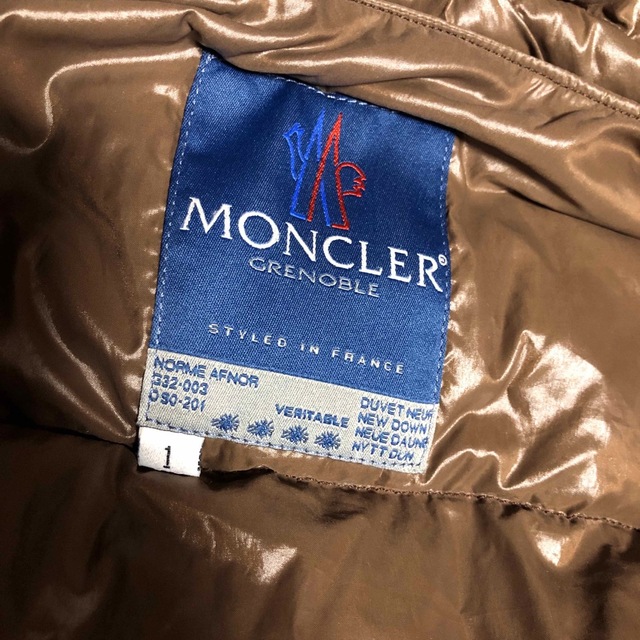 MONCLER(モンクレール)のモンクレール中古ダウンベスト濃いめブラウン メンズのジャケット/アウター(ダウンベスト)の商品写真