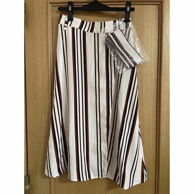 VICKY(ビッキー)のストライプ　フレアスカート レディースのスカート(ひざ丈スカート)の商品写真