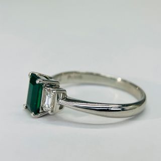 Pt900  高品質 エメラルドリング　E0.64ct　D0.25ct