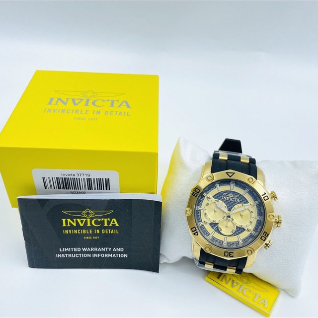 INVICTA 　カーボンホーク　トリプルカレンダー　クロノグラフ　ゴールド