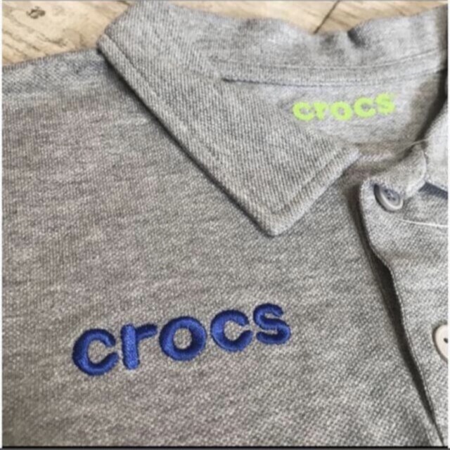 crocs(クロックス)のサイズ140 ポロシャツ キッズ/ベビー/マタニティのキッズ服男の子用(90cm~)(Tシャツ/カットソー)の商品写真