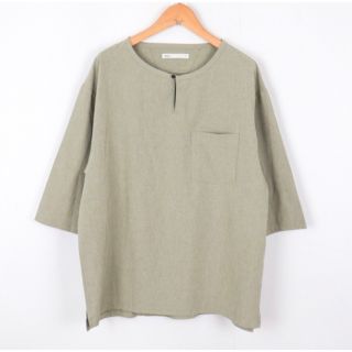 イッカ(ikka)の⭐️特別セール⭐️新品 ikka イッカ メンズ 半袖 Tシャツ カーキ色 M(シャツ)