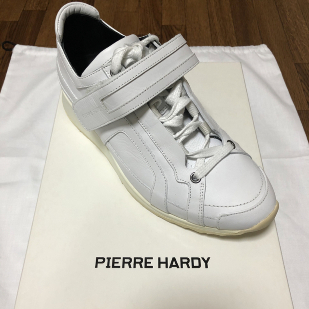 PIERRE HARDY(ピエールアルディ)のPIERRE HARDY ホワイトスニーカー 37 レディースの靴/シューズ(スニーカー)の商品写真