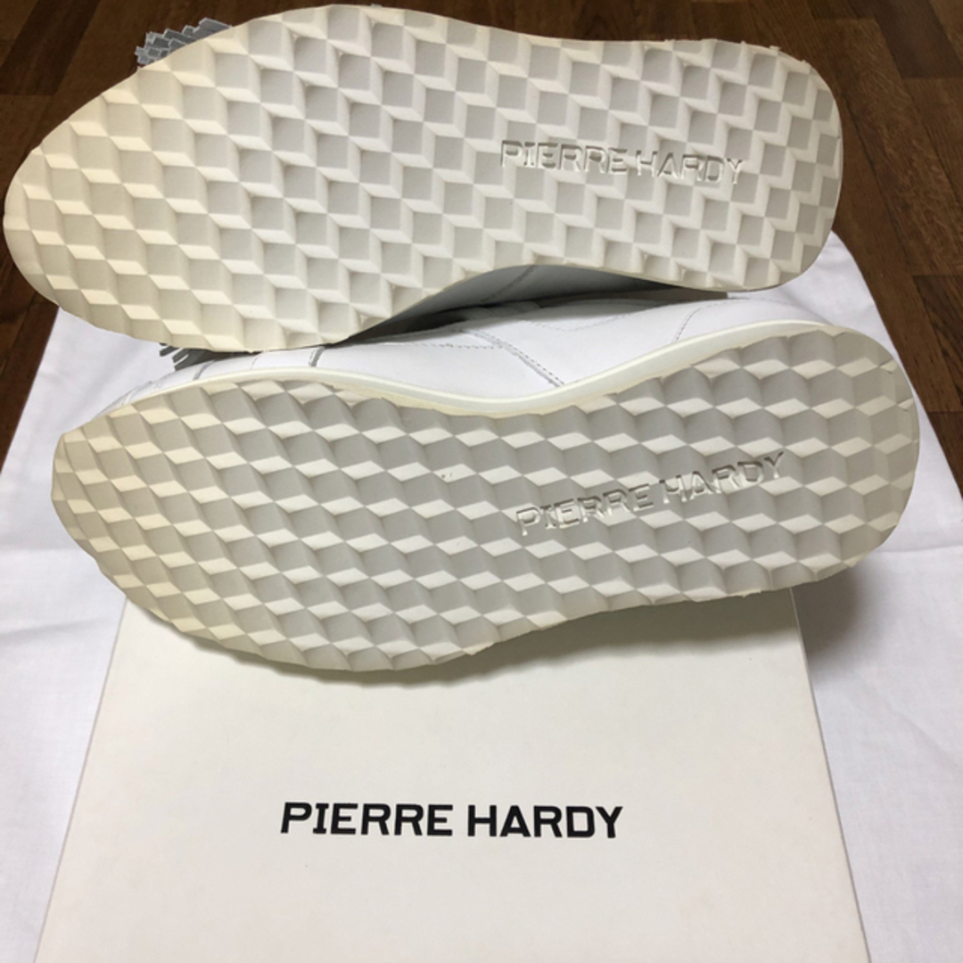 PIERRE HARDY(ピエールアルディ)のPIERRE HARDY ホワイトスニーカー 37 レディースの靴/シューズ(スニーカー)の商品写真