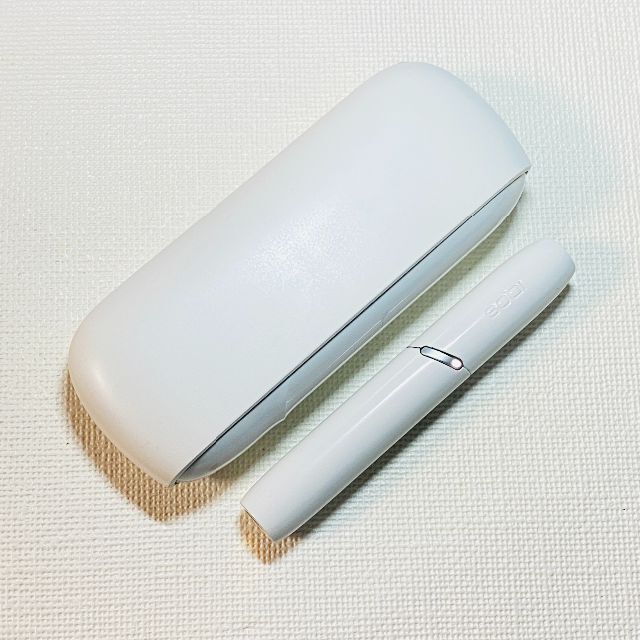 IQOS(アイコス)のNo.2605 アイコス3 ホワイト メンズのファッション小物(タバコグッズ)の商品写真