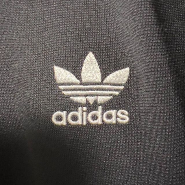 アディダスオリジナルス　adidas ロゴ刺繍　グリーン　男女兼用可能 M〜L