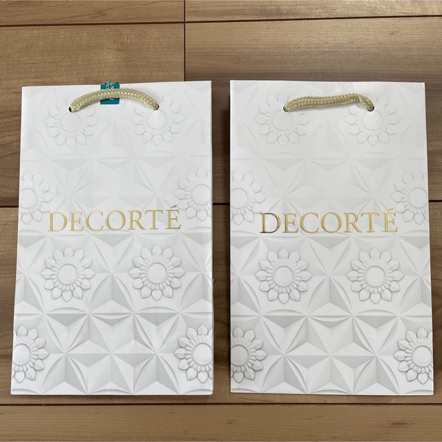 COSME DECORTE(コスメデコルテ)のコスメデコルテ　ショップ袋2枚 レディースのバッグ(ショップ袋)の商品写真