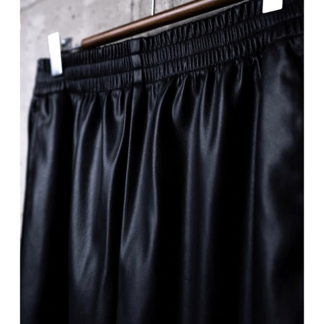 限定セール!kinema synthetic leather トラック パンツの通販 by