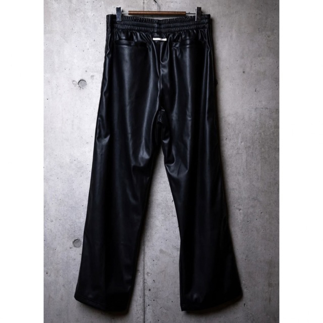 限定セール!kinema synthetic leather トラック パンツの通販 by