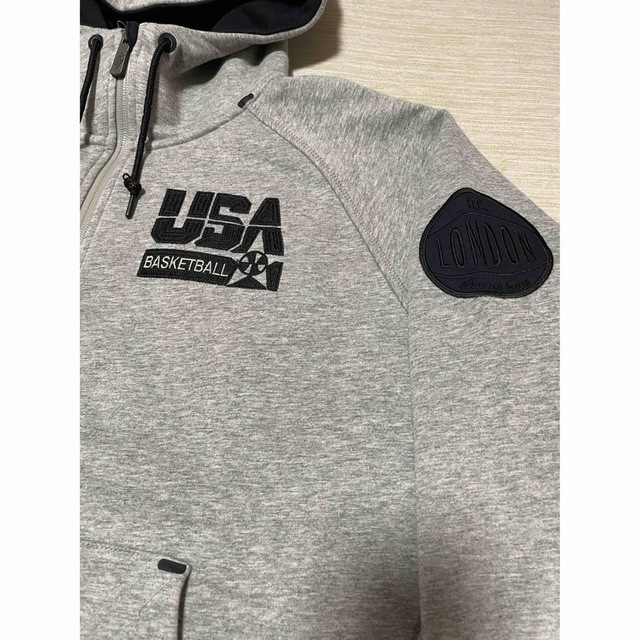 NIKE(ナイキ)のレア NIKE dream team XX ロゴ 刺繍 テック パーカー XL メンズのトップス(パーカー)の商品写真