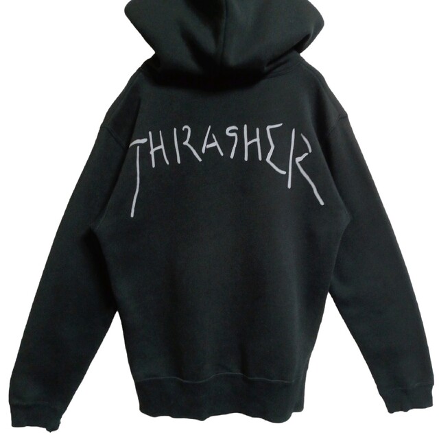 THRASHER(スラッシャー)の【90S古着】スラッシャーパーカースウェット　ブラック　ビッグロゴ　メンズS メンズのトップス(パーカー)の商品写真