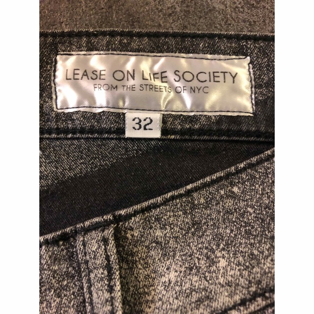 FEAR OF GOD(フィアオブゴッド)のLease on life society クラッシュデニム　32  Mサイズ メンズのパンツ(デニム/ジーンズ)の商品写真