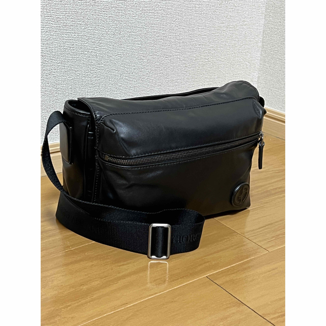 Giorgio Armani - ジョルジオアルマーニ 美品 メンズ レザーショルダー Giorgio Armani - ジョルジオアルマーニ 美品 メンズ レザーショルダー