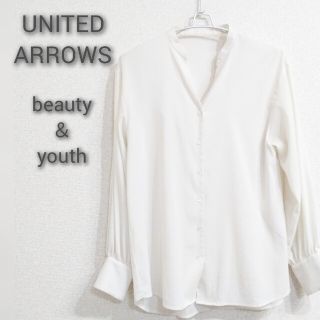 ビューティアンドユースユナイテッドアローズ(BEAUTY&YOUTH UNITED ARROWS)のユナイテッドアローズ Vネックブラウス オフホワイト 白シャツ テロシャツM(シャツ/ブラウス(長袖/七分))