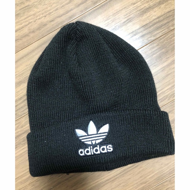 adidas(アディダス)の未使用　adidas ニット帽 メンズの帽子(ニット帽/ビーニー)の商品写真