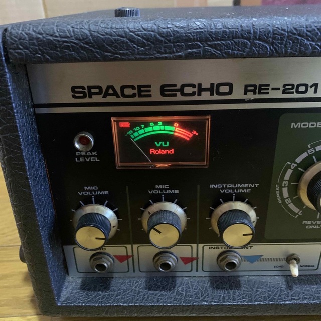 Roland(ローランド)のROLAND RE-201 SPACE ECHO 中古品　電源のみ確認済 楽器のギター(エフェクター)の商品写真