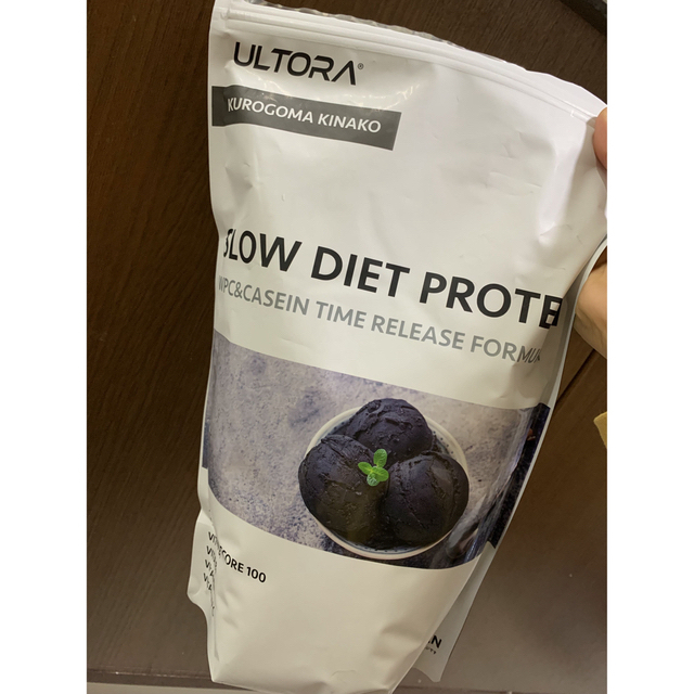 Ultra PRO(ウルトラプロ)のURUTRA ウルトラプロテイン黒ごまきなこ1kg 食品/飲料/酒の健康食品(プロテイン)の商品写真