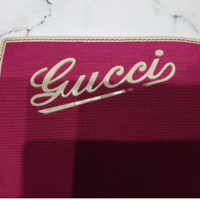 Gucci(グッチ)の♡GUCCI♡グッチ　二つ折り財布 レディースのファッション小物(財布)の商品写真