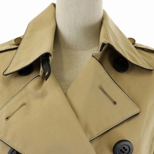 EPOCA(エポカ)のエポカ トレンチコート スプリングコート ロング ベルト付き 40 ベージュ レディースのジャケット/アウター(トレンチコート)の商品写真