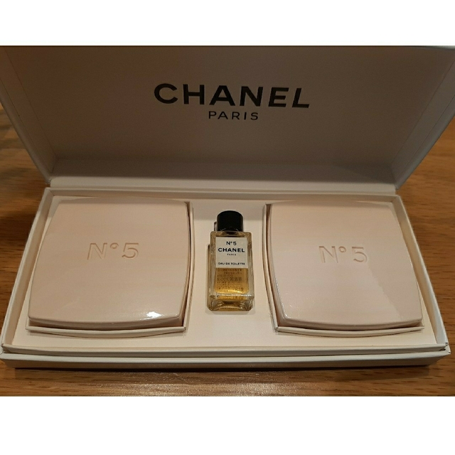 CHANEL(シャネル)のシャネル No5 サヴォンセット　75ｇ　石鹸２個 コスメ/美容のスキンケア/基礎化粧品(その他)の商品写真