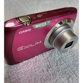 カシオ(CASIO)のカシオ・デジタルカメラ（カラー・レッド）(コンパクトデジタルカメラ)
