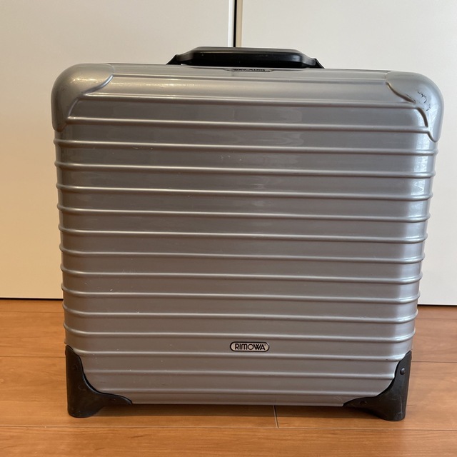 RIMOWA(リモワ)のRIMOWA 機内持ち込みサイズ レディースのバッグ(スーツケース/キャリーバッグ)の商品写真