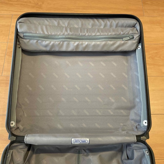 RIMOWA(リモワ)のRIMOWA 機内持ち込みサイズ レディースのバッグ(スーツケース/キャリーバッグ)の商品写真