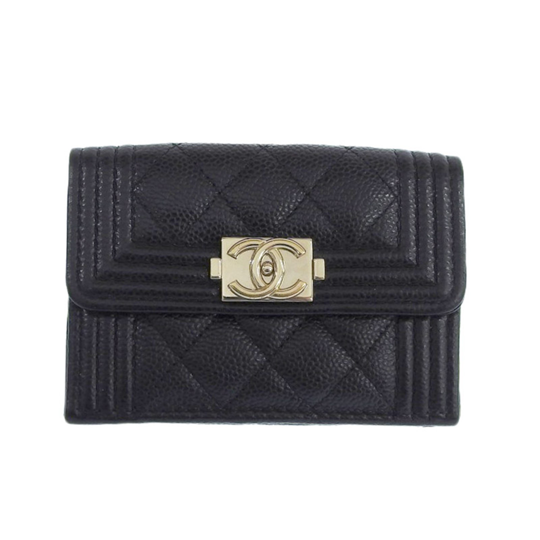 シャネル CHANEL ボーイシャネル コンパクトウォレット 三つ折り財布 キャビアスキン ブラック A84432  新入荷 CH0839約10ｃｍ×縦