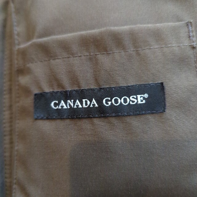 CANADA GOOSE(カナダグース)の値下げ!カナダグース　ダウンベスト メンズのジャケット/アウター(ダウンベスト)の商品写真