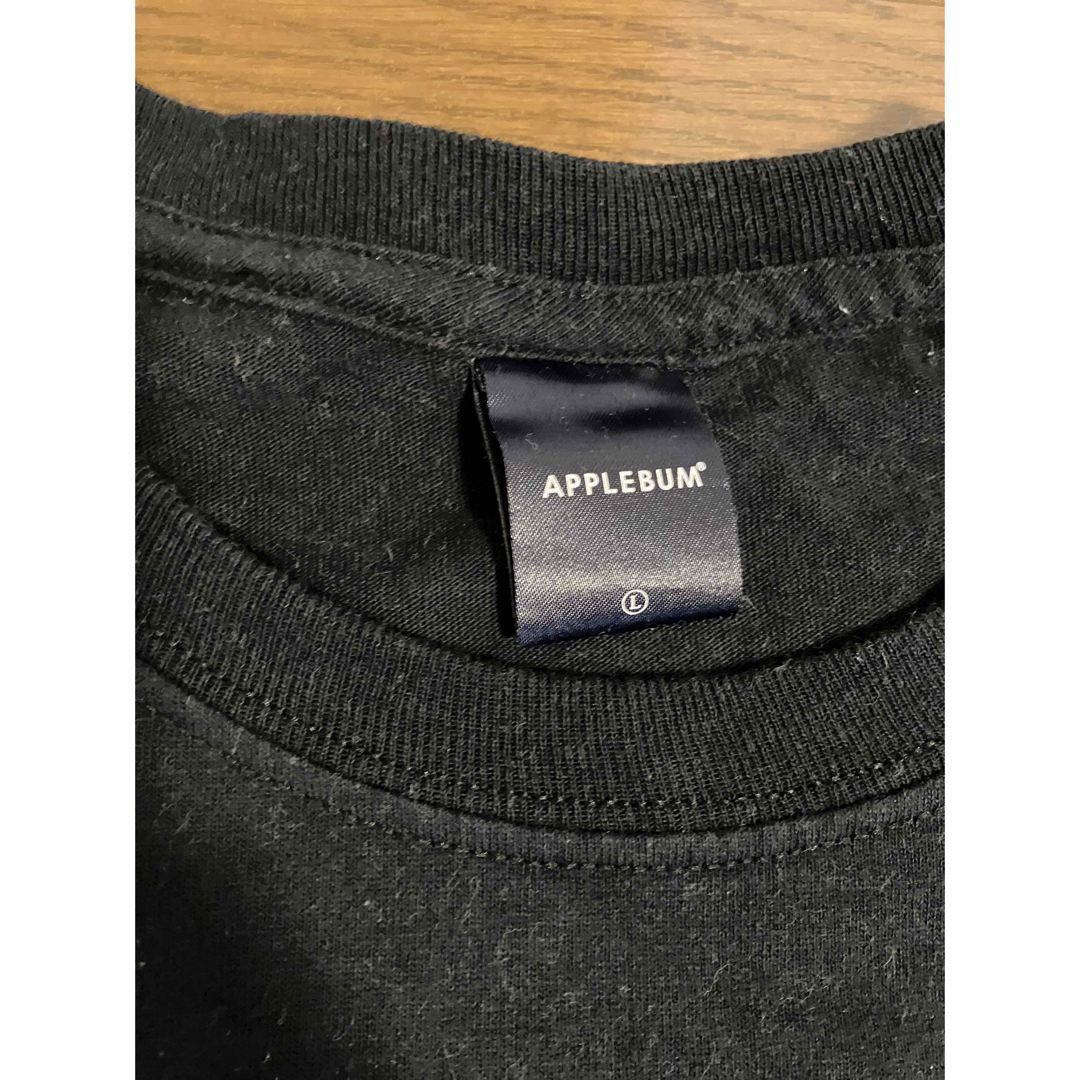 APPLEBUM(アップルバム)のPLAY for APPLEBUM PAISLEY BACK LINE TEE メンズのトップス(Tシャツ/カットソー(半袖/袖なし))の商品写真