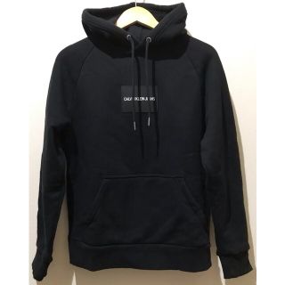 カルバンクライン(Calvin Klein)のCALVIN KLEIN JEANS（ カルバンクライン ジーンズ）CK　ボックスロゴ　パーカー【中古】【007】(パーカー)