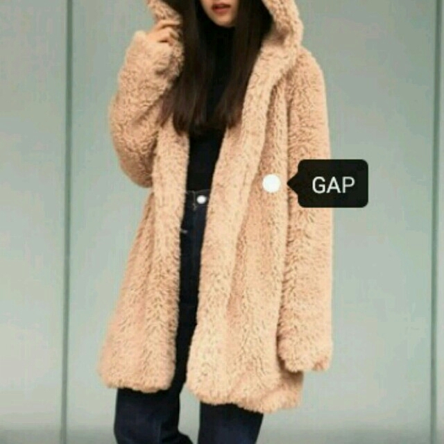 GAP(ギャップ)のGAPもこもこアウター❤ベージュ🐻 レディースのジャケット/アウター(毛皮/ファーコート)の商品写真