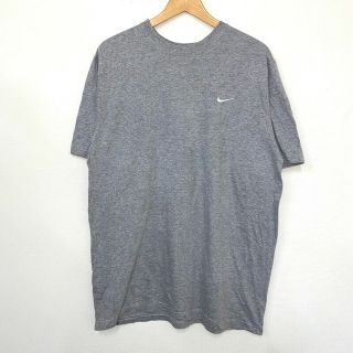 ナイキ(NIKE)のナイキ NIKE スウッシュ ロゴ 刺繍 Tシャツ ワンポイント 半袖 サイズ：XL グレー STANDARD FIT 古着 【中古】(Tシャツ/カットソー(半袖/袖なし))