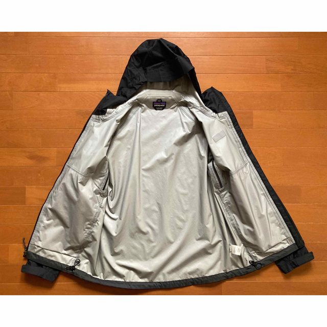 patagonia(パタゴニア)のpatagonia パタゴニア トレントシェル 3Lジャケット　ブラック M メンズのジャケット/アウター(ナイロンジャケット)の商品写真