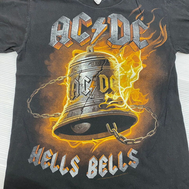 エーシー・ディーシー AC/DC HELLS BELLS プリント バンド Tシャツ 半袖 サイズ：S ブラック 【中古】 メンズのトップス(Tシャツ/カットソー(半袖/袖なし))の商品写真