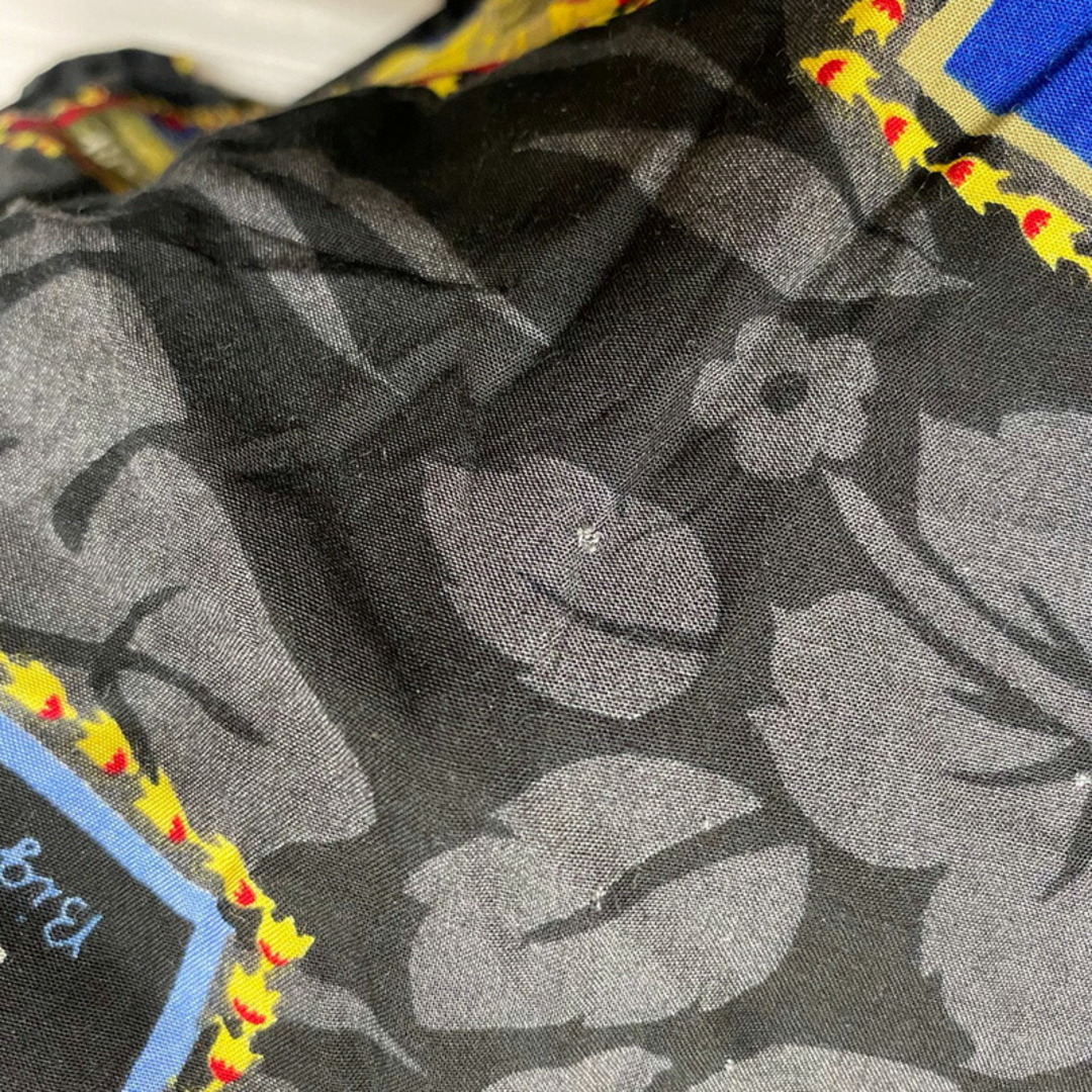 ビッグドッグス BIG DOGS アロハシャツ レーヨン ハイビスカス 総柄 半袖 サイズ：XL ブラック×ブルー×イエロー×レッド 【中古】 メンズのトップス(シャツ)の商品写真